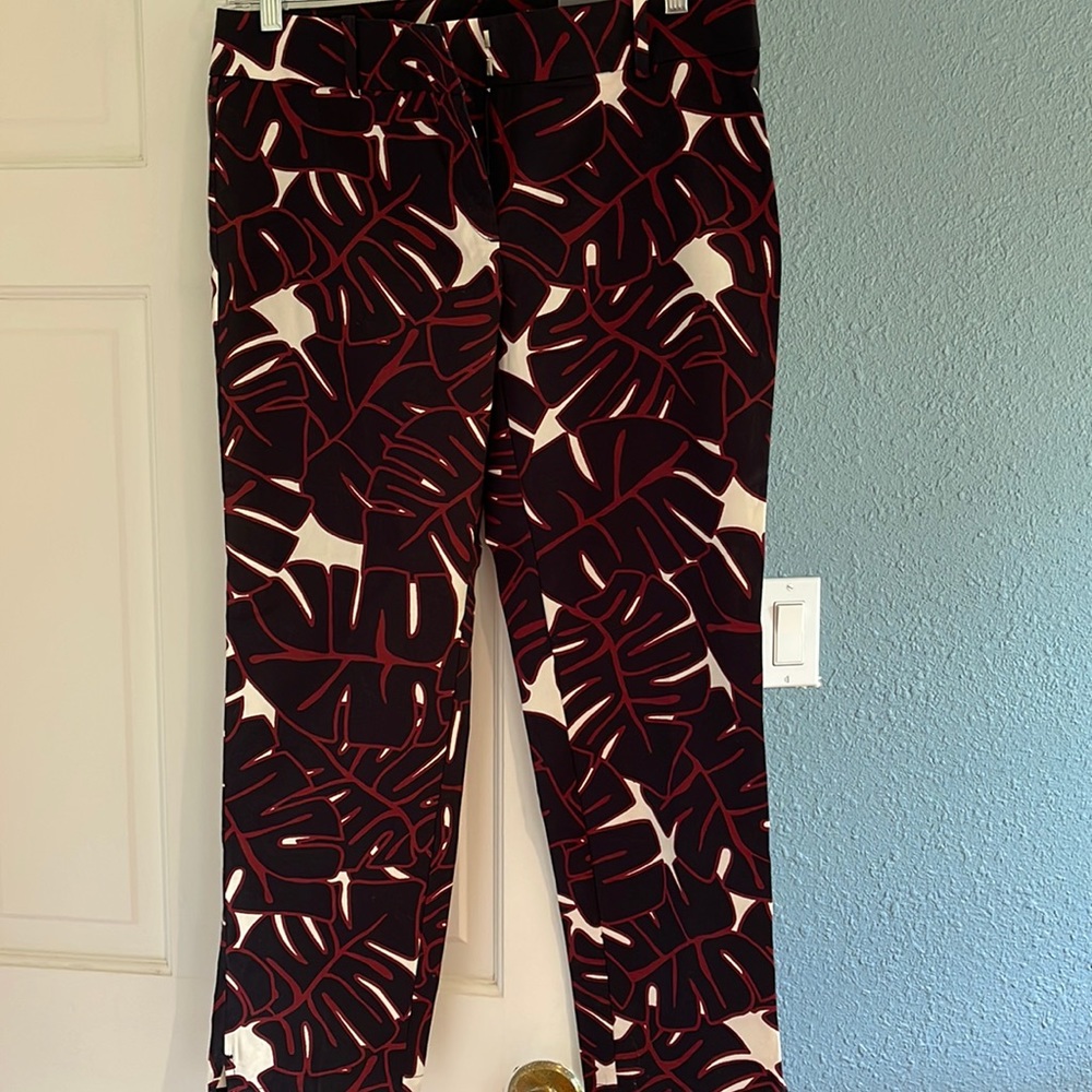 Ann taylor croped leg size 6